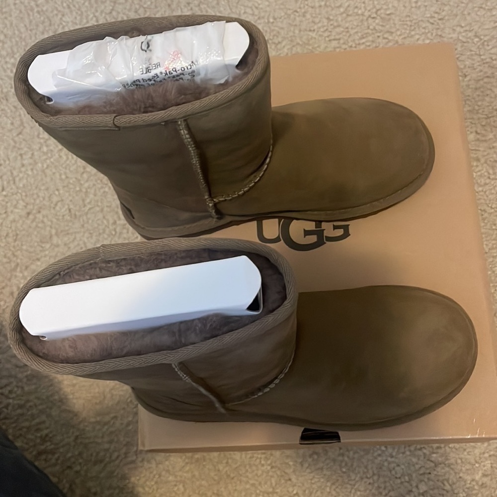 Brand new Ugg boots - Picture 5 of 7